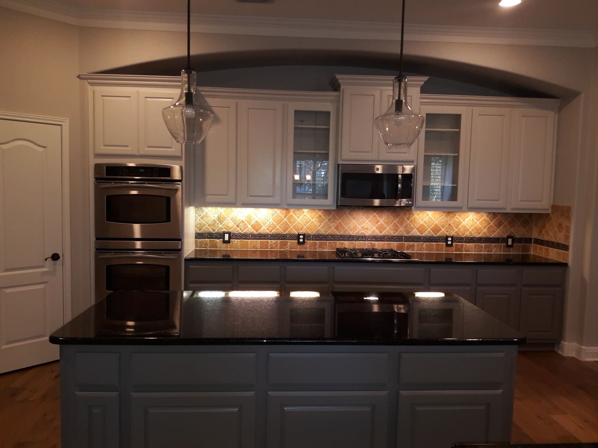 Interior remodeling project by Top Notch Remodeling, Austin TX — photo 13