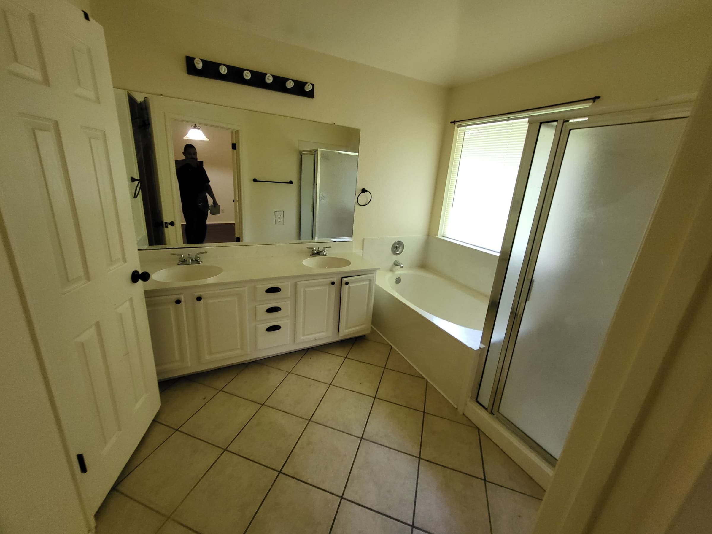 Interior remodeling project by Top Notch Remodeling, Austin TX — photo 6